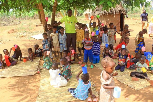 Feeding poor children in Kaliro,Uganda