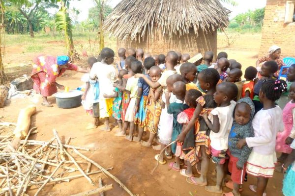 feeding-the-children-of-KaliroUganda.jpg